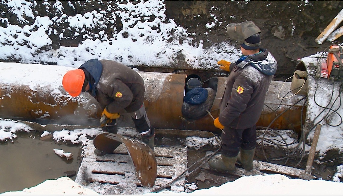 В Пензе продолжают устранять последствия коммунальной аварии