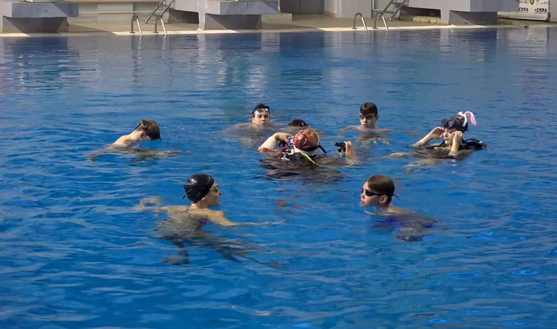 Во дворце водных видов «Сура» организовали соревнования по акватлону