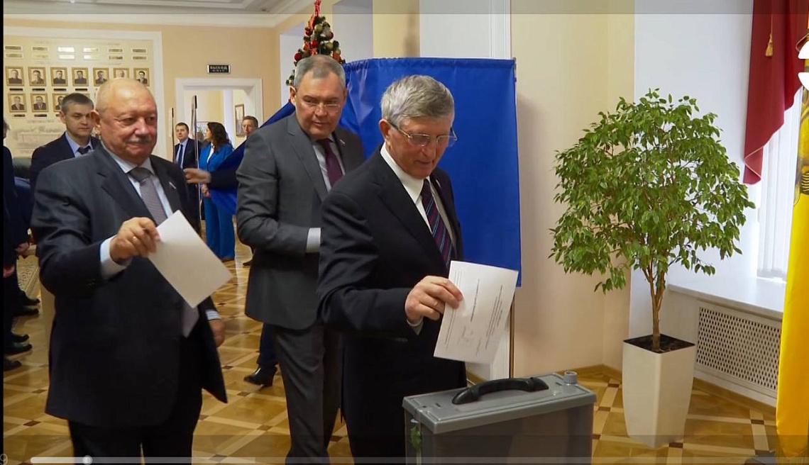 В законодательном собрании региона прошла последняя в 2022 году очередная сессия