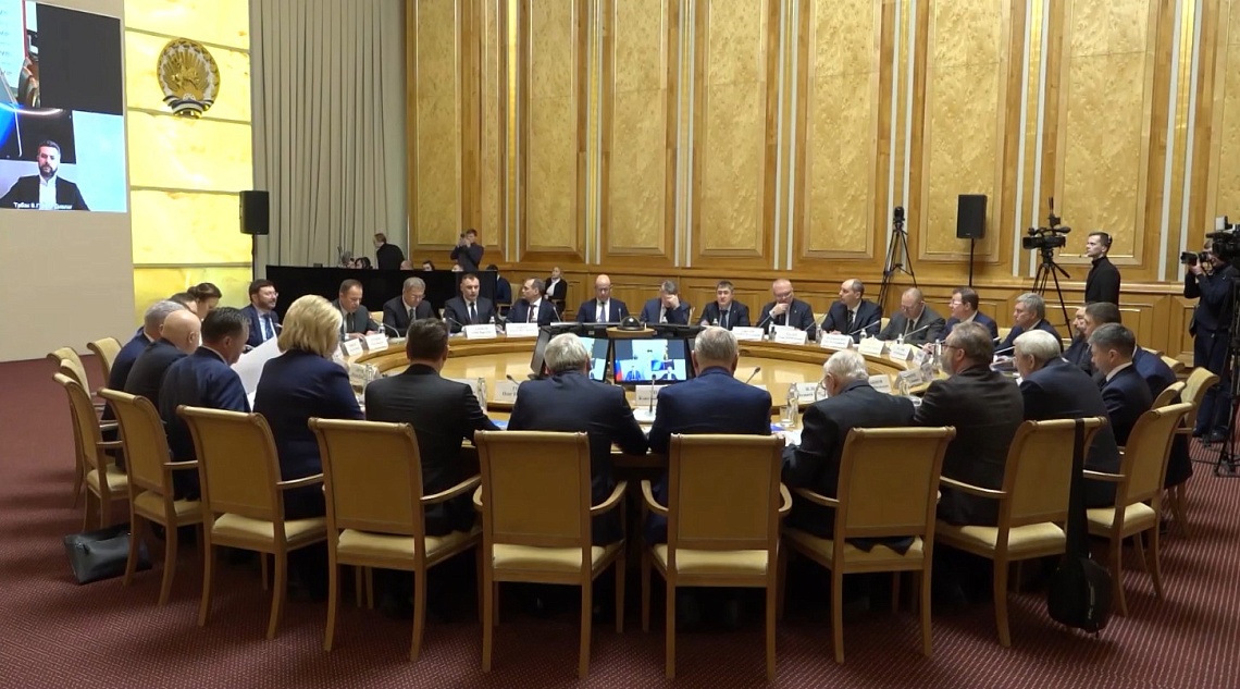 Губернатор Олег Мельниченко принял участие в заседании Совета ПФО