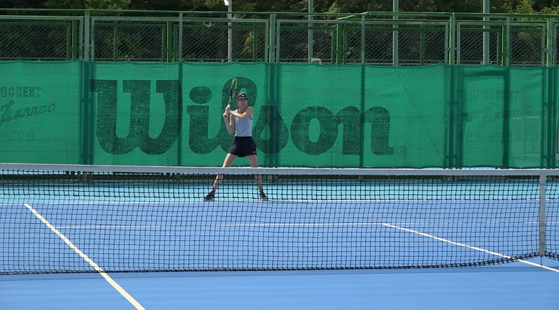 В Пензе в спортивно-оздоровительном комплексе «Семейный» проходит открытое первенство Пензенской области по теннису
