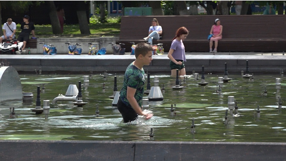 Пензенцам напомнили о запрете купания в фонтанах