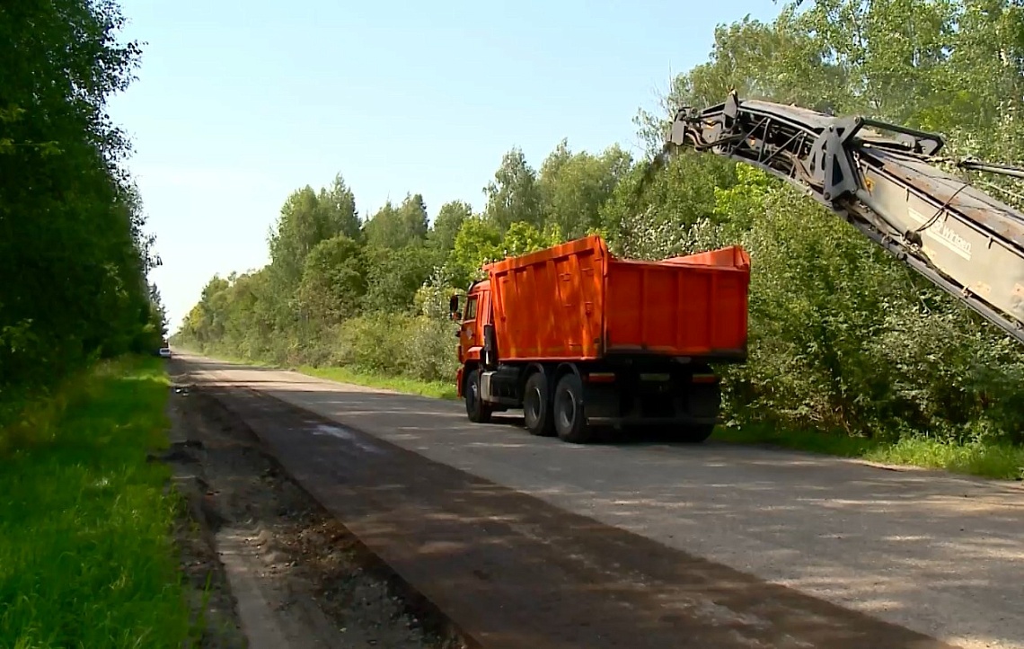 В Колышлейском районе приступили ко второму этапу ремонта дороги до Черкасска