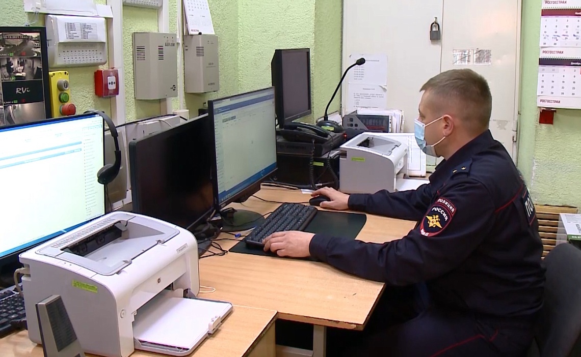 Знакомство с лжевоенным обернулось для жительницы Пензенской области потерей крупной суммы денег