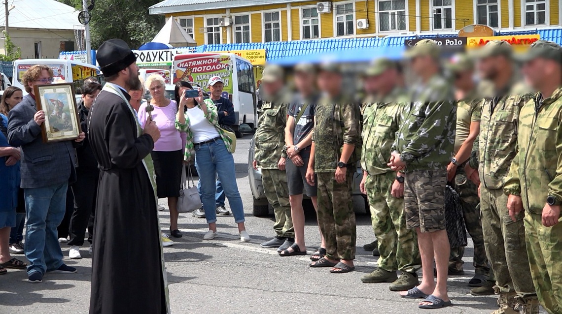 В Пензе военнослужащие после двухнедельного отпуска вновь отправились в зону проведения СВО
