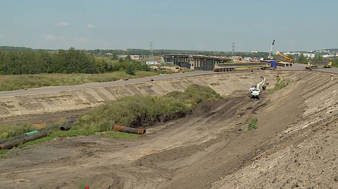 Надземная автомагистраль в рамках реконструкции улицы 40 лет Октября готова на 80%
