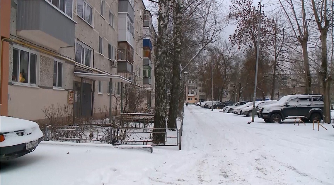 Жителя Пензы ограбили во дворе собственного дома