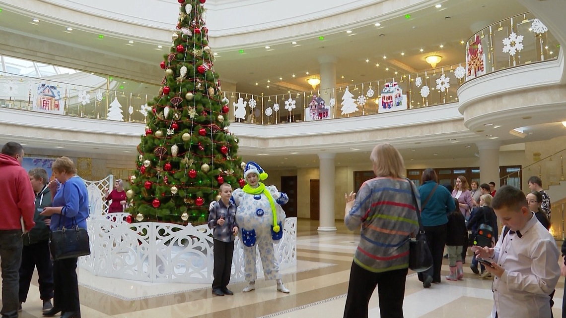В Пензенском драмтеатре прошла губернаторская елка