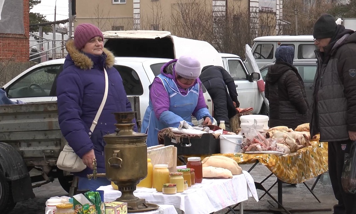 В Каменке устроили традиционную предновогоднюю ярмарку