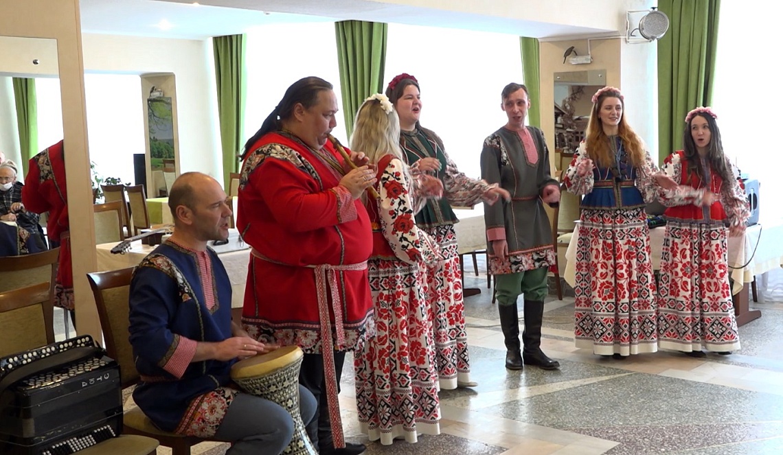 Творческие коллективы Пензы дают концерты в местах временного размещения граждан ДНР и ЛНР
