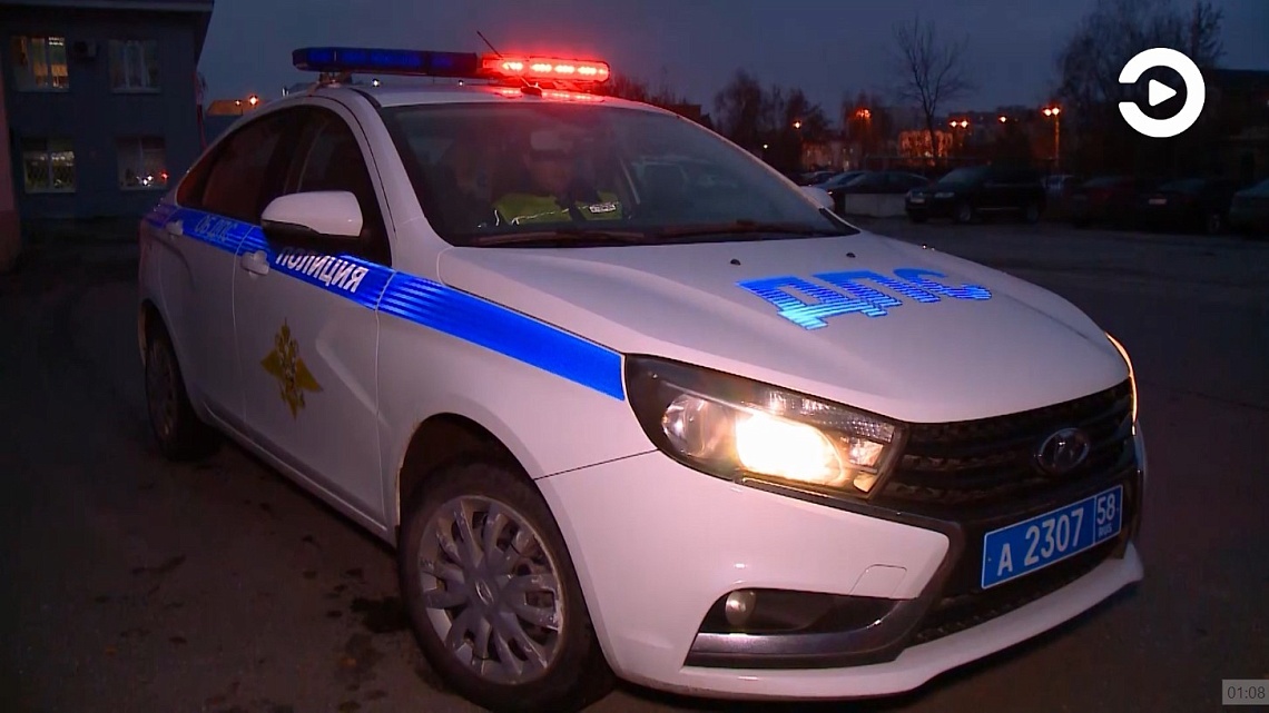 В Пензе сотрудники ДПС задержали мужчину, угнавшего машину