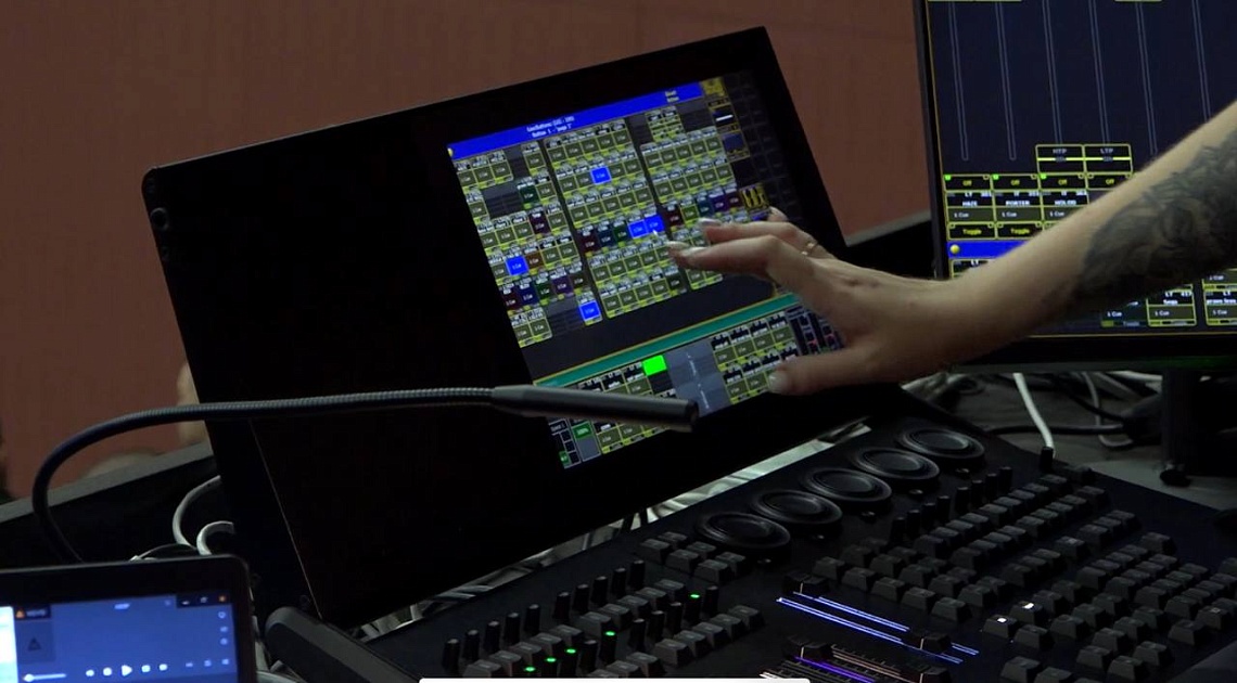 В «Доме офицеров»  для будущих  выпускников познакомили  с нестандартными профессиями