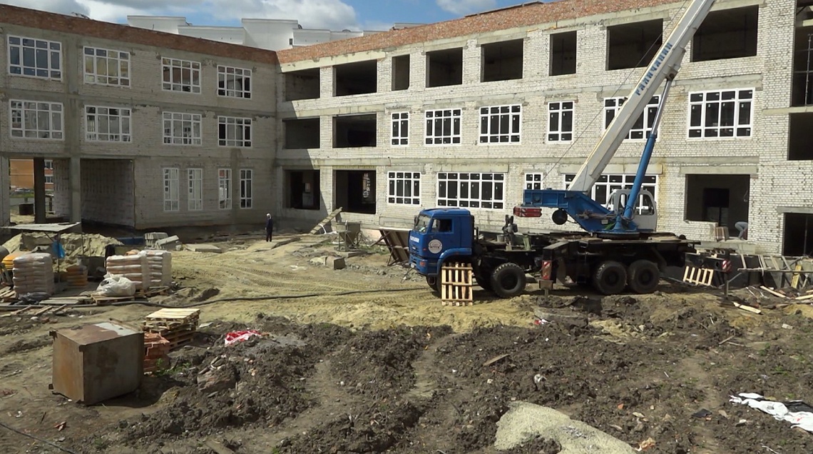 Глава города Пензы проконтролировал, как проходит строительство новой школы в районе ГПЗ