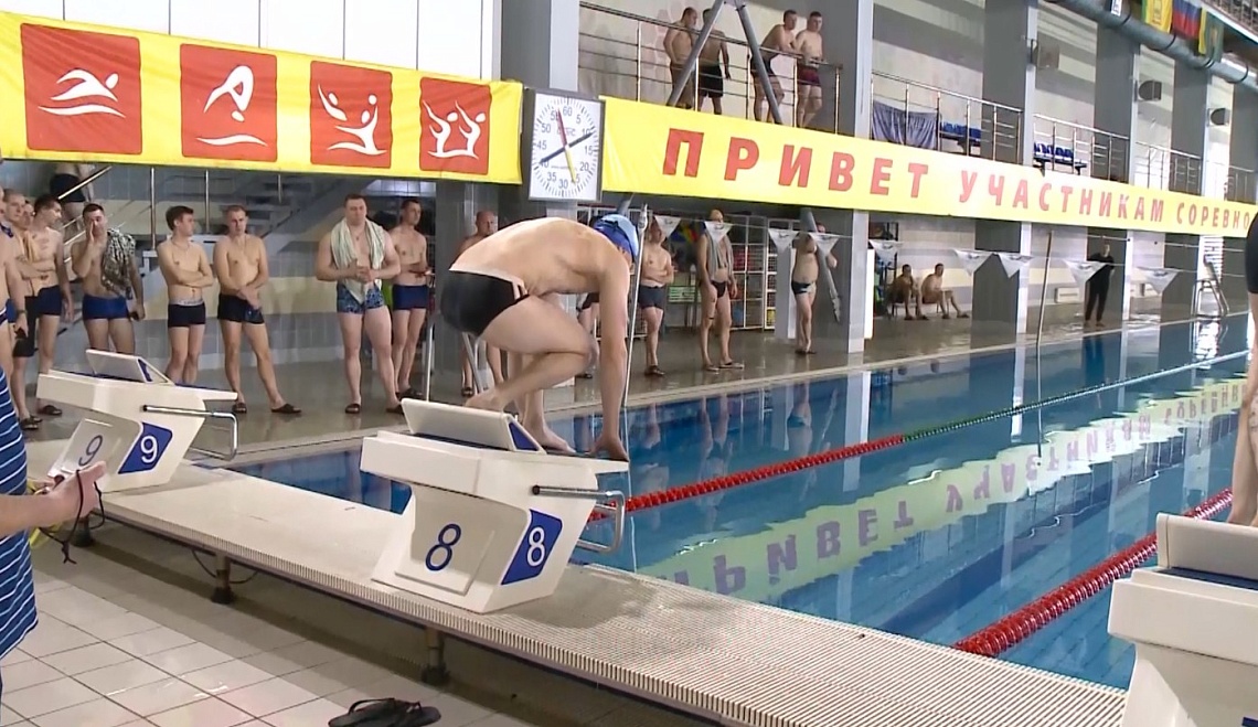 Пензенские полицейские приняли участие в соревнованиях по плаванию