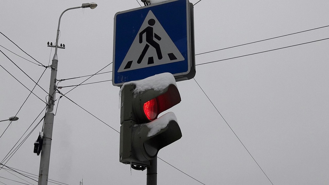 В Пензе на ул. Собинова переход около школы упирается в забор - жители