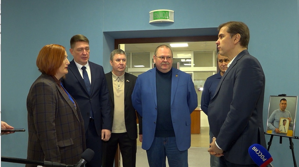 Олег Мельниченко и Сергей Новиков посетили региональный филиал фонда «Защитники Отечества»