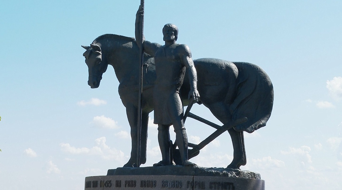 В Пензе начали реконструкцию смотровой площадки у памятника Первопоселенцу