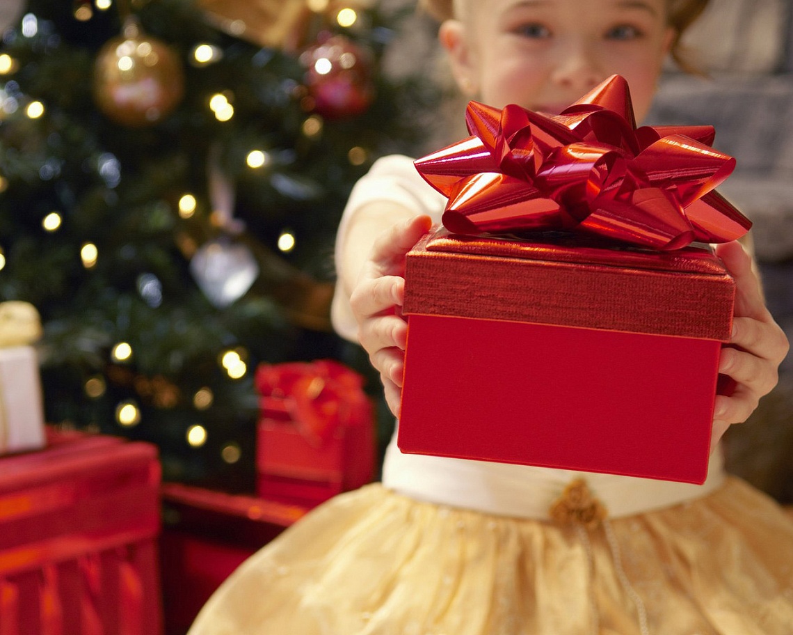 В Бессоновском районе приставы провели акцию «Подари Новый год детям»