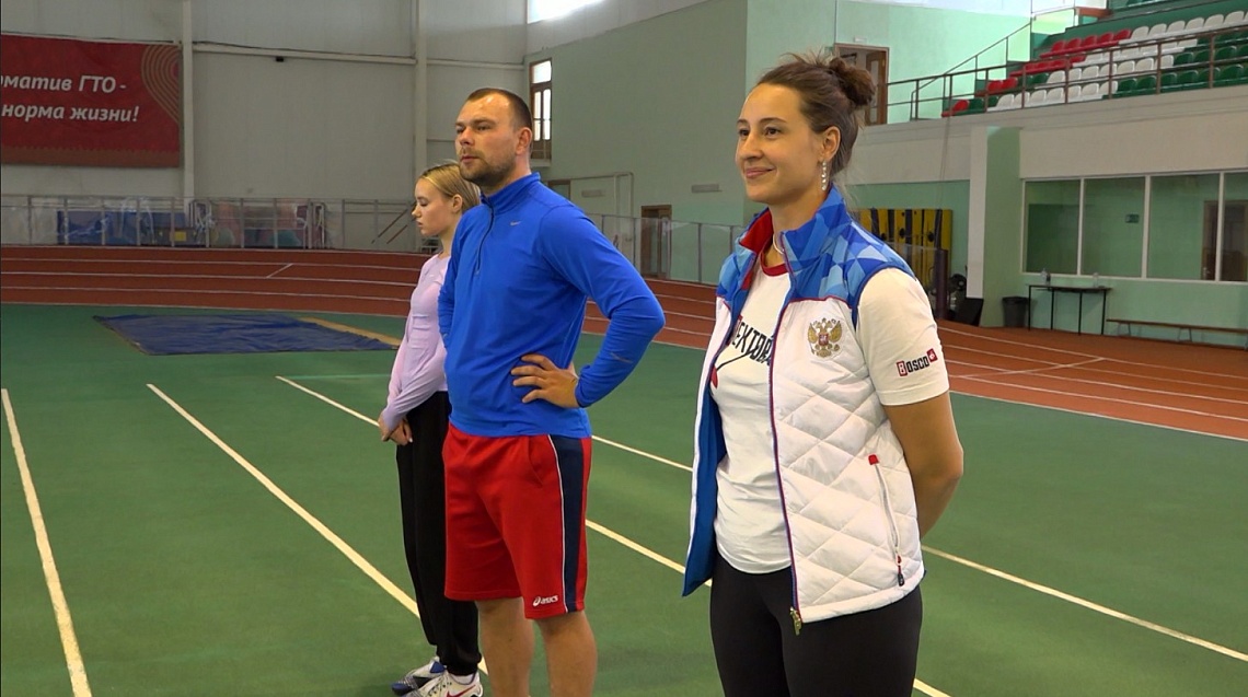 Двукратная олимпийская чемпионка по фехтованию Яна Егорян провела в Пензе мастер-классы для юных спортсменов