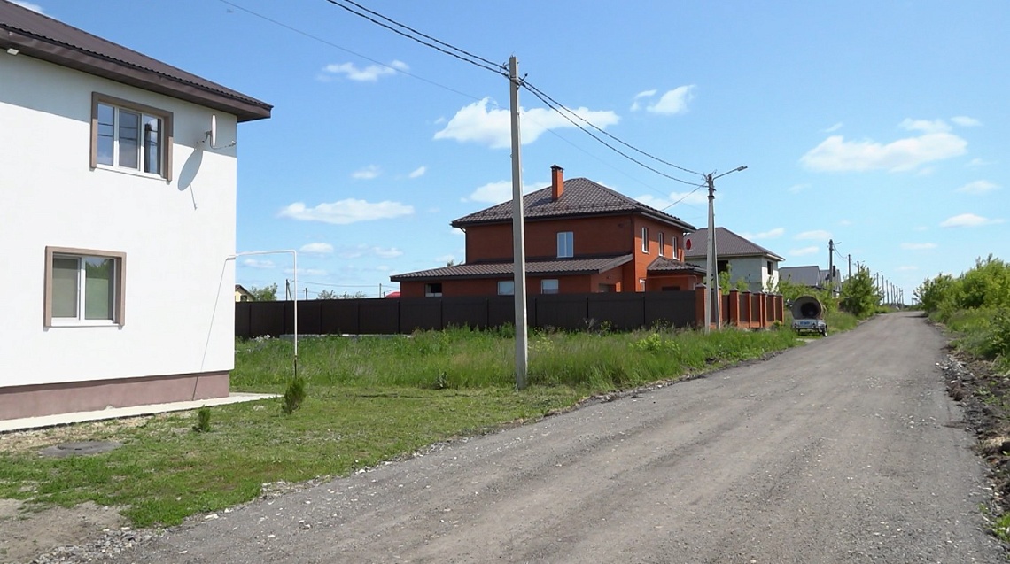 В Пензе в микрорайоне Заря ремонтируют дороги