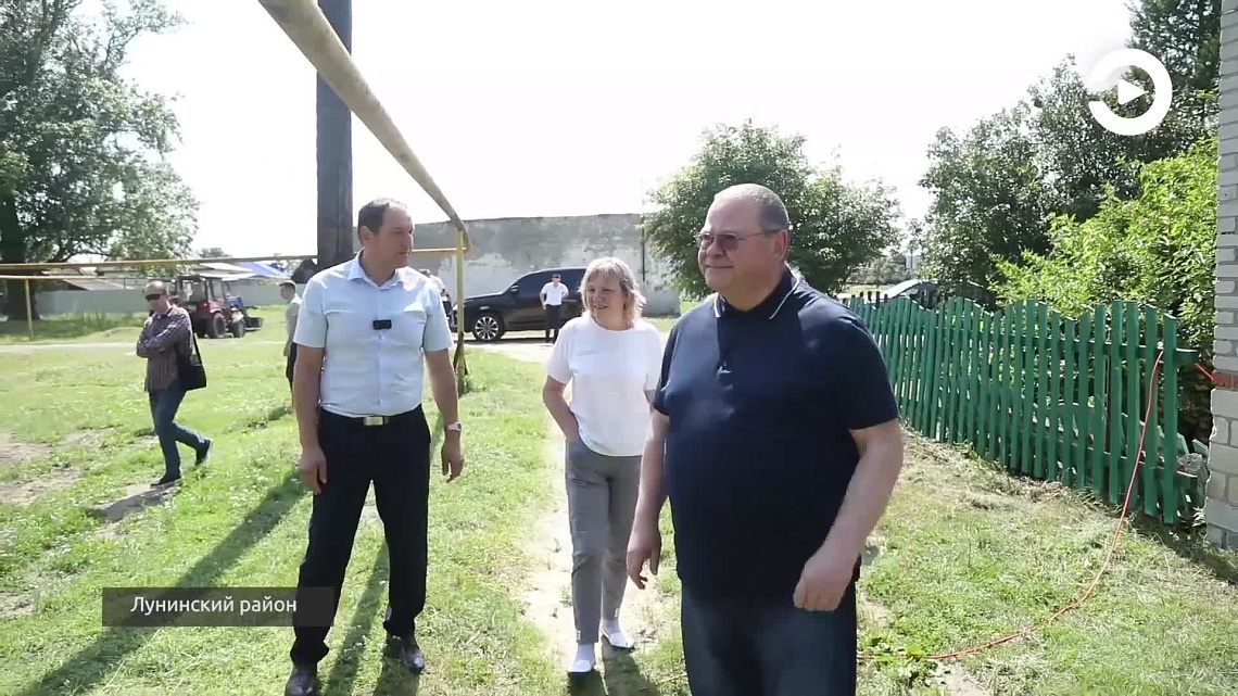 Губернатор Олег Мельниченко посетил Лунинский район