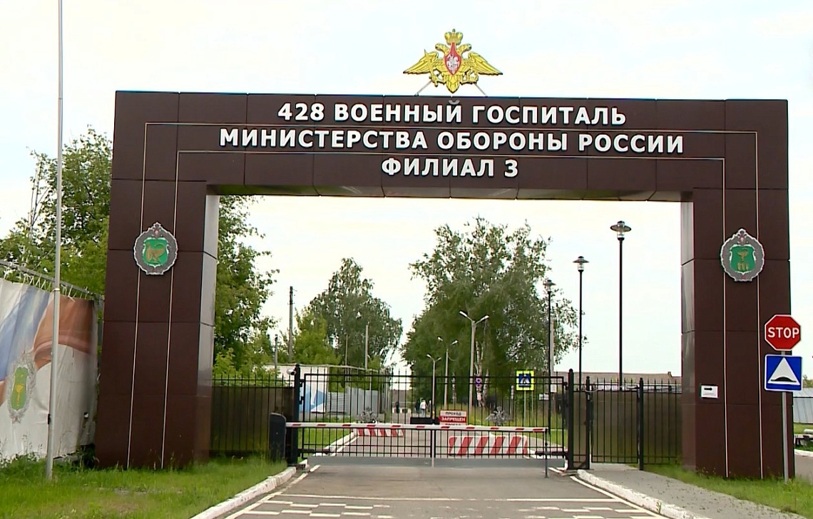 В Пензе в преддверии Дня медицинского работника врачей поздравили активисты партии «Единая Россия» и молодежных движений
