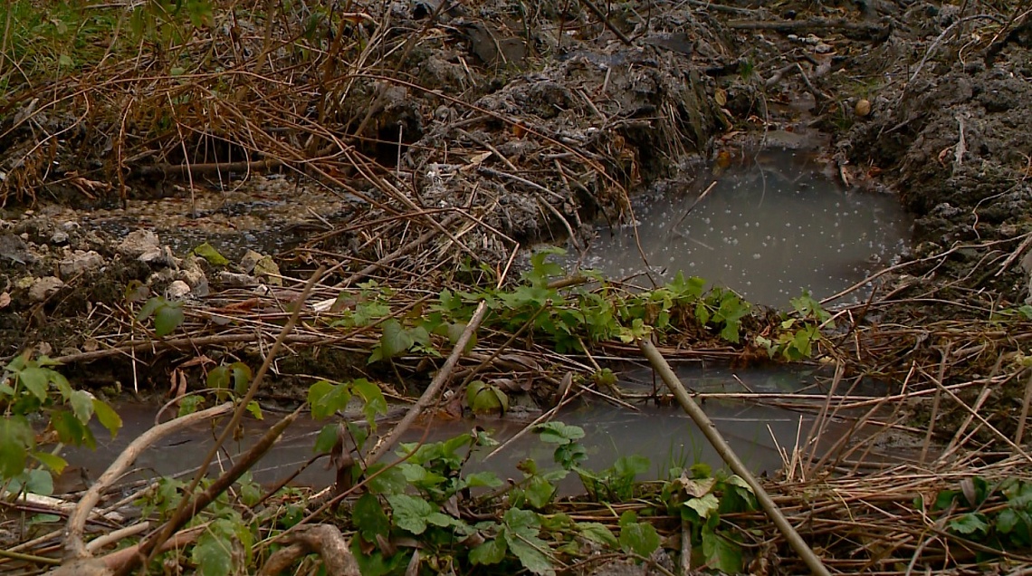 В Пензе из-за отсутствия цивилизованной системы отвода канализации муниципалитет вводит режим повышенной готовности в доме № 75Д на проспекте Победы