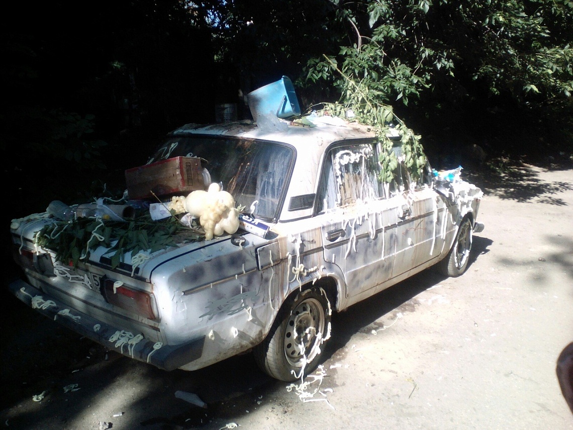В Пензе изуродовали припаркованное у дома авто. ФОТО