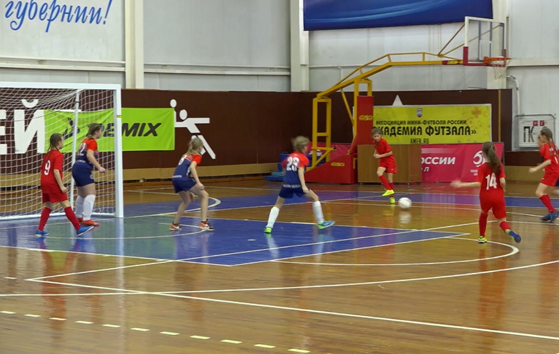 Юные футболистки показали, чему научились за несколько месяцев тренировок