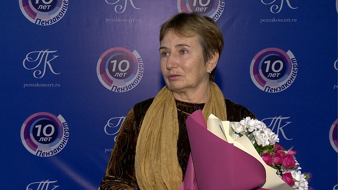 Зампред правительства области Лариса Рябихина встретилась с миллионным посетителем выставки «Россия»