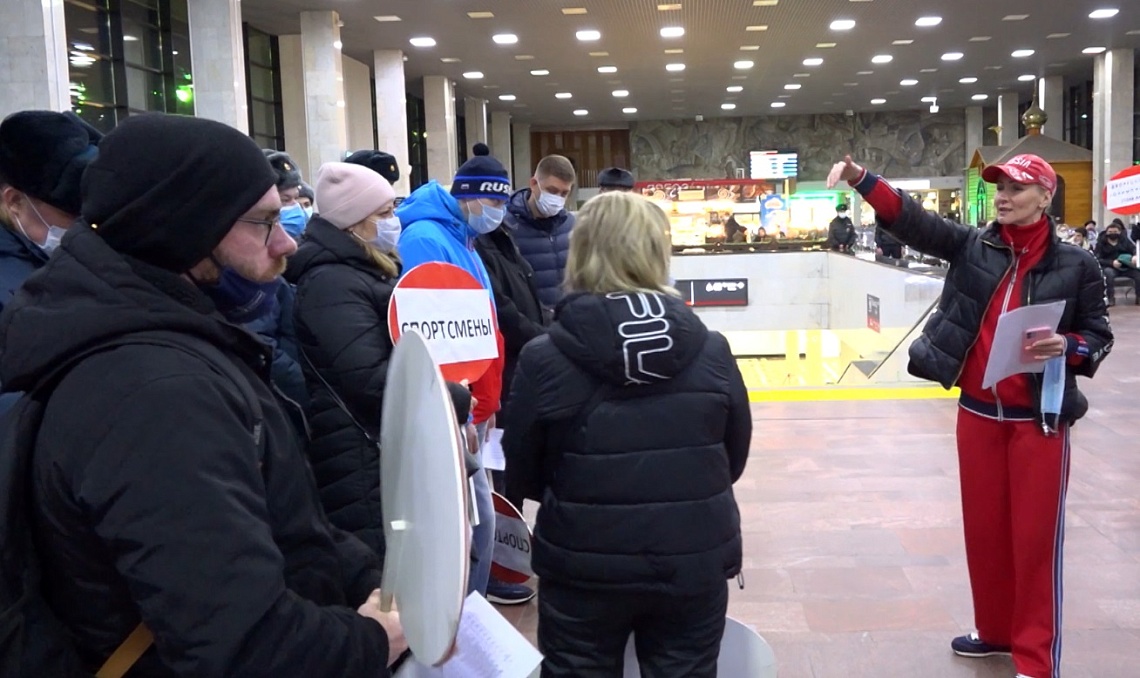 Олег Мельниченко встретил юных спортсменов с Донбасса