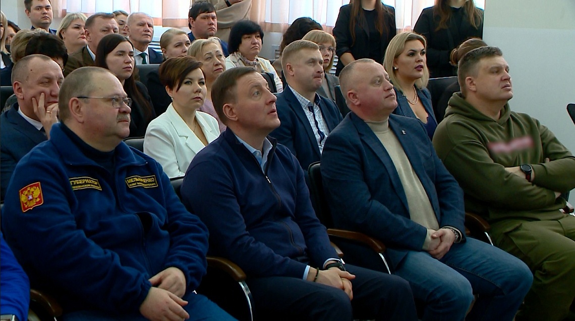 В Пензе первый зампред Совета Федерации посетил региональный центр подготовки волонтеров гуманитарных миссий