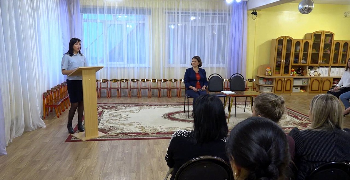 Сотрудники ГИБДД  на родительских  собраниях в  детсадах  Пензы напоминают о правилах безопасности  на дороге