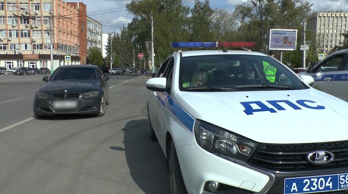 В Пензе автоинспекторы проверили, правильно ли затонированы окна машин
