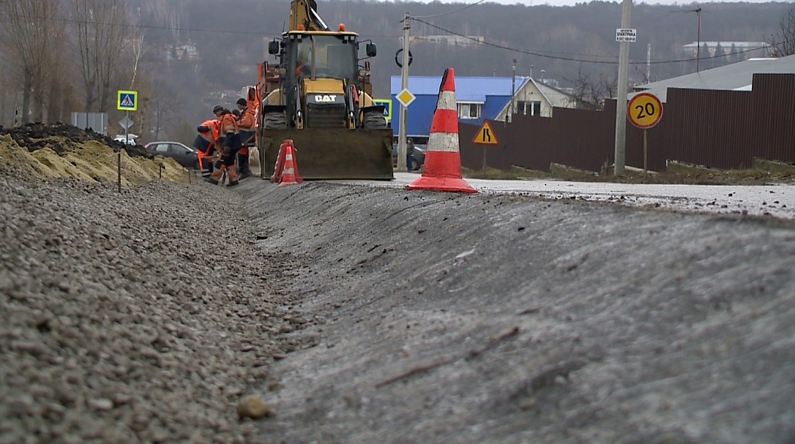В Пензе на улице Зеленодольской обустраивают водоотводный кювет