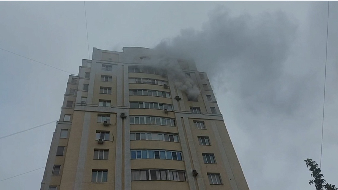 В доме №33 на улице Карпинского произошел пожар
