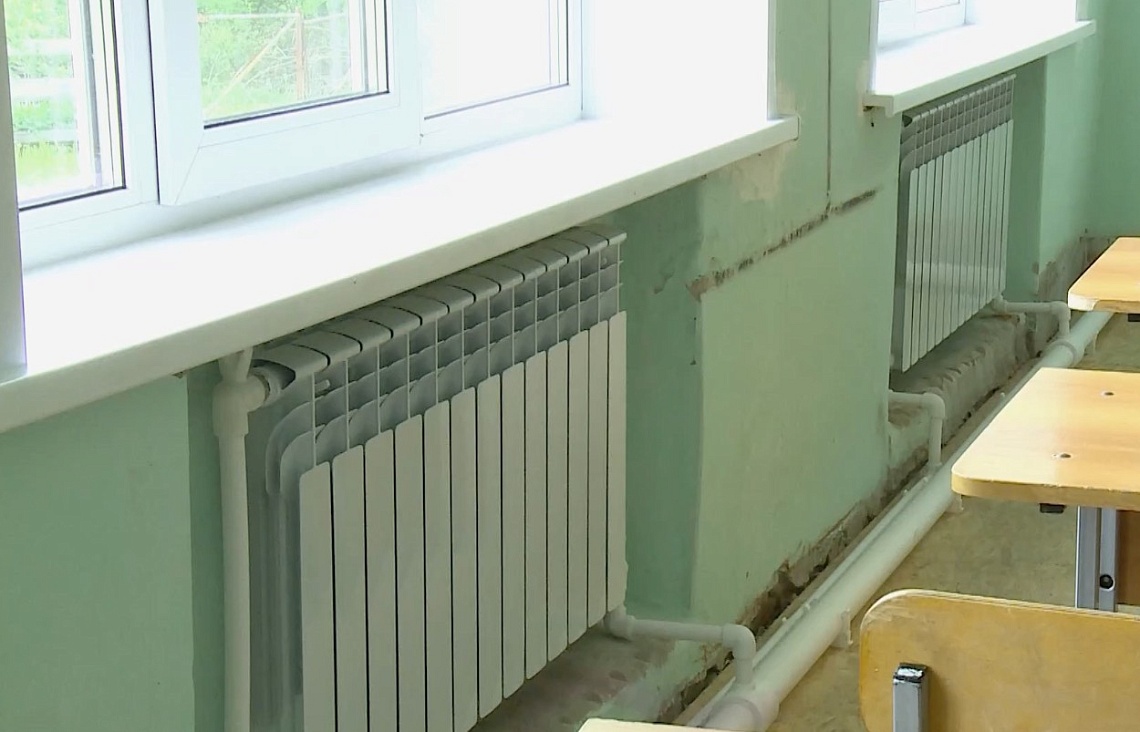 Здание общеобразовательного учреждения в селе Маис Никольского района было построено ещё в 1973 году