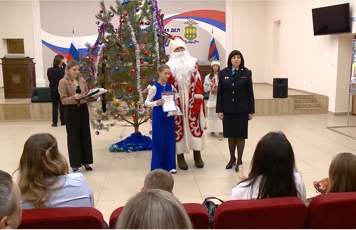 Пенза присоединилась к акции «Полицейский Дед Мороз»