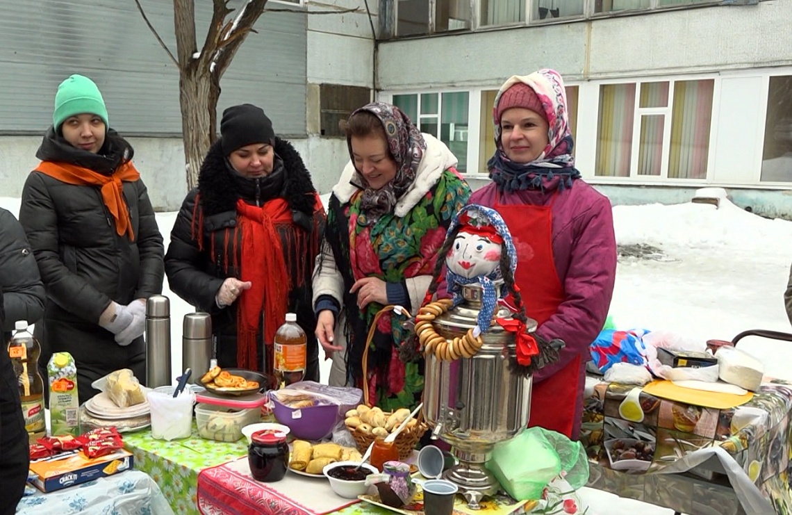 Народные гулянья, блины и сожжение чучела
