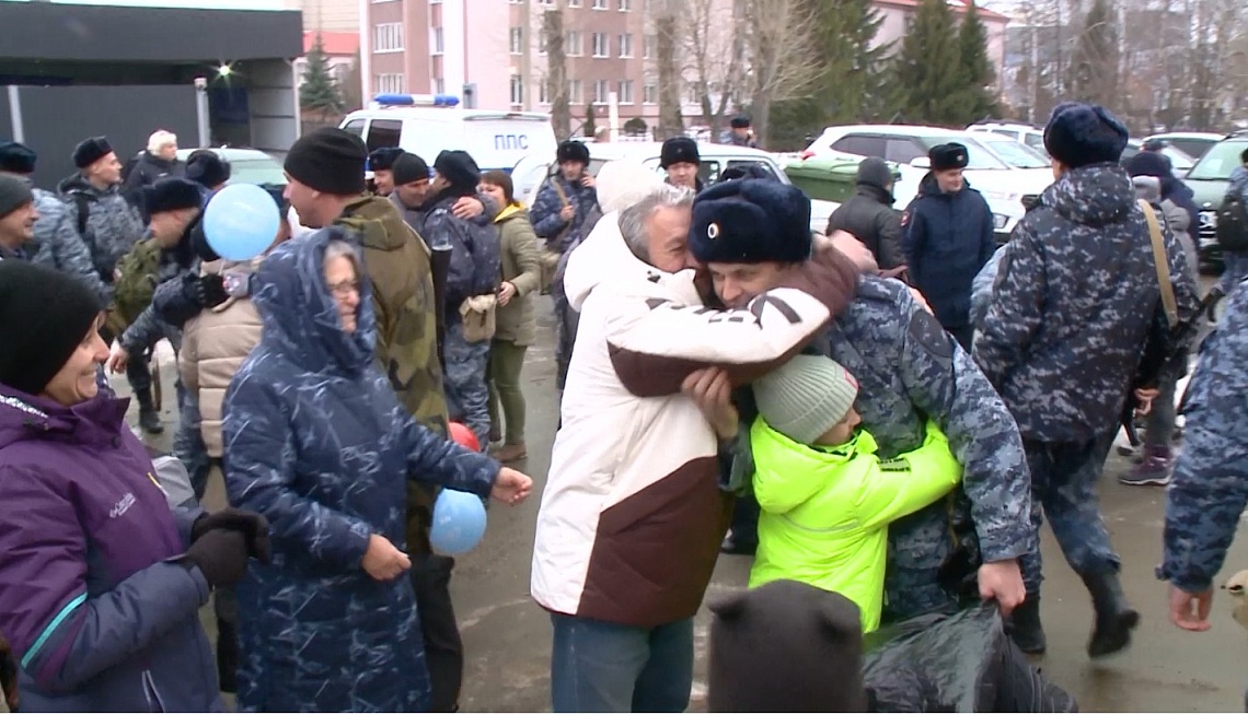 Сводный отряд полиции вернулся из командировки в Пензу