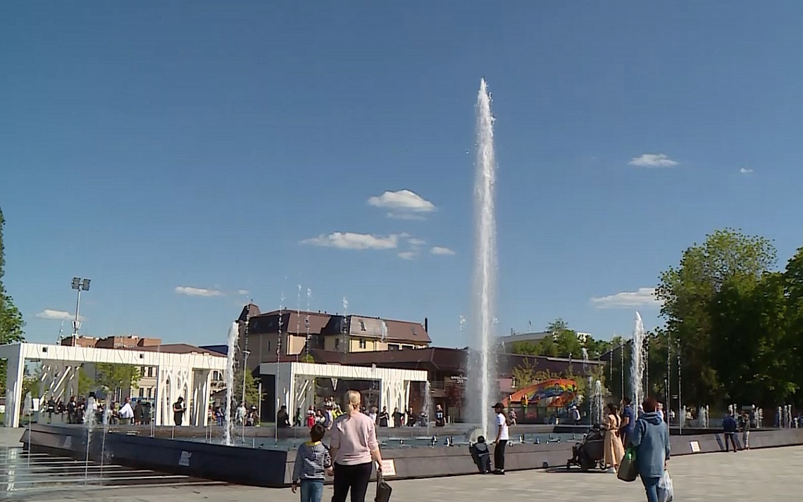 В центре Пензы заработал светомузыкальный фонтан