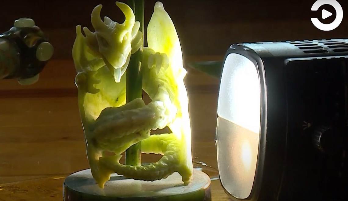 Пензенский резчик по дереву освоил новый материал для творчества Пензенский резчик по дереву освоил новый материал для творчества