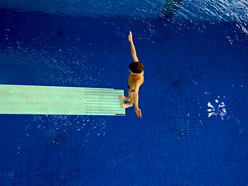 Спортблок: прыжки в воду, триатлон, мини-футбол