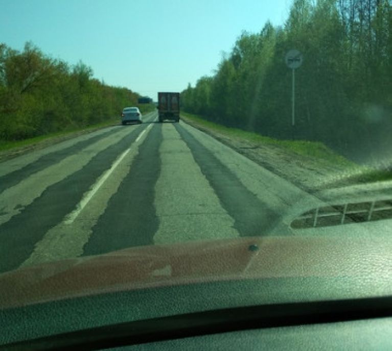 Отремонтированная «дорога-зебра» вызвала у кузнечан неоднозначную реакцию