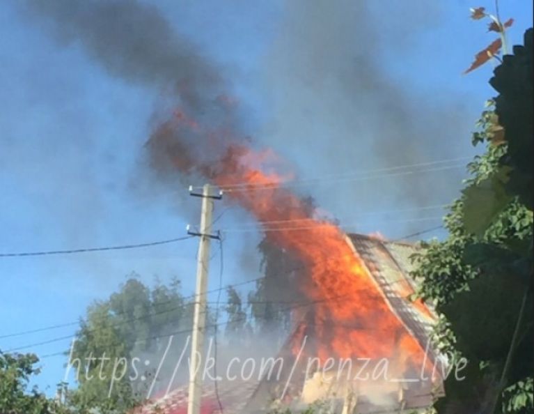 Пожар в селе Засечное тушили несколько часов – соцсети