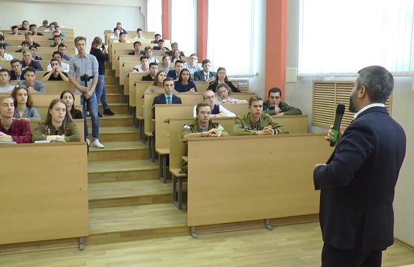 Пензенские студенты пообщались с полуфиналистом конкурса «Лидеры России»