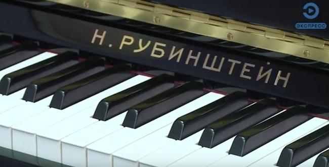 Педагоги и ученики музыкальных школ – в восторге от новых пианино