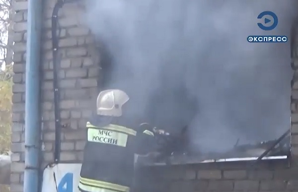 В Пензе из горящего дома спасатели эвакуировали 17 человек